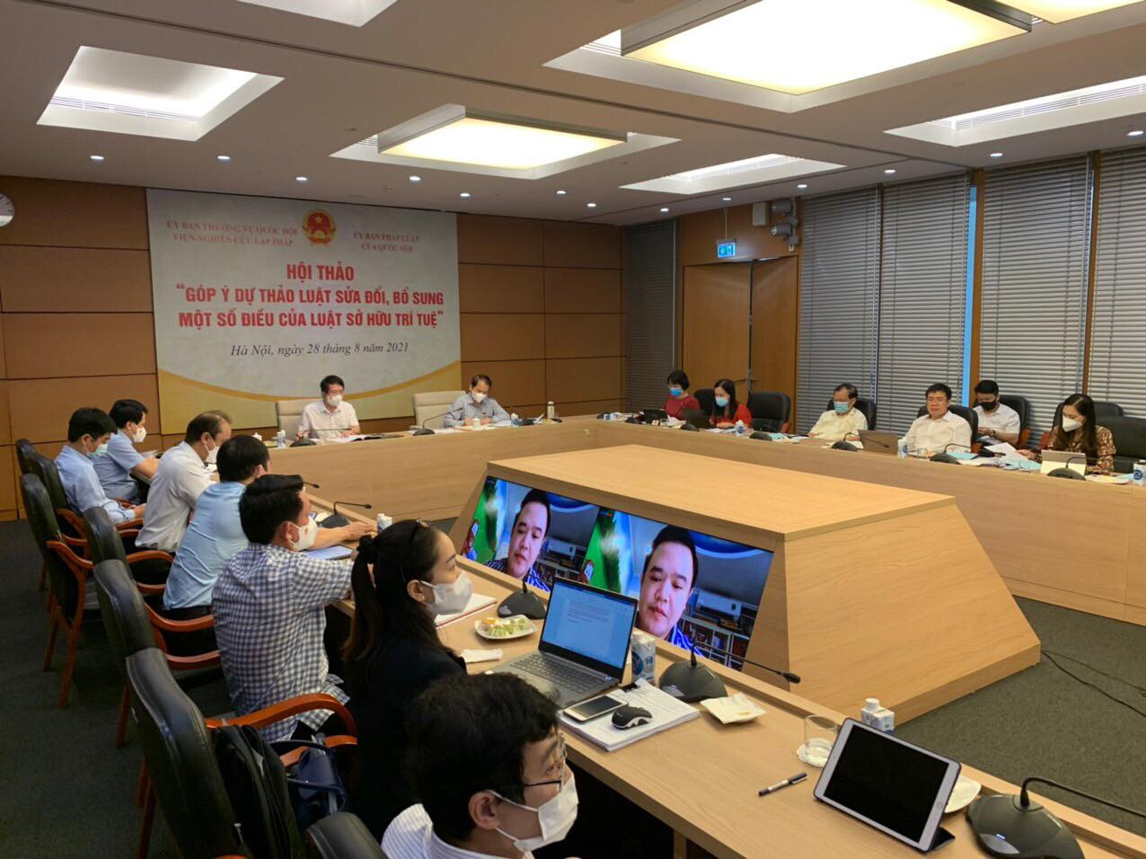 Lawyer Pham Duy Khuong presented at the workshop to comment on the draft amendment and supplement to the Vietnam intellectual property law at the invitation of the Vietnamese National Assembly's Law Committee.